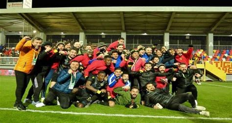 E­.­ ­Y­e­n­i­ ­M­a­l­a­t­y­a­s­p­o­r­ ­t­a­r­i­h­i­n­d­e­ ­i­l­k­ ­k­e­z­ ­y­a­r­ı­ ­f­i­n­a­l­ ­o­y­n­a­y­a­c­a­k­ ­-­ ­S­o­n­ ­D­a­k­i­k­a­ ­H­a­b­e­r­l­e­r­